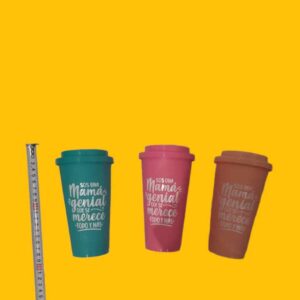 VASO "ALTO" CON TAPA SOS UNA MAMA GENIAL QUE SE MERECE TODO Y MAS Variedad de colores