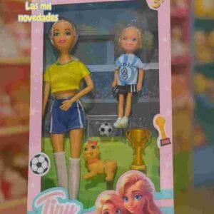 MUÑECA TINY FUTBOLISTA con accesorios - Imagen 2