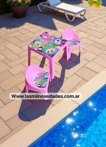 MESA PLASTICA HOLOGRAMADA **CON DOS SILLITAS** Wawi - Imagen 1